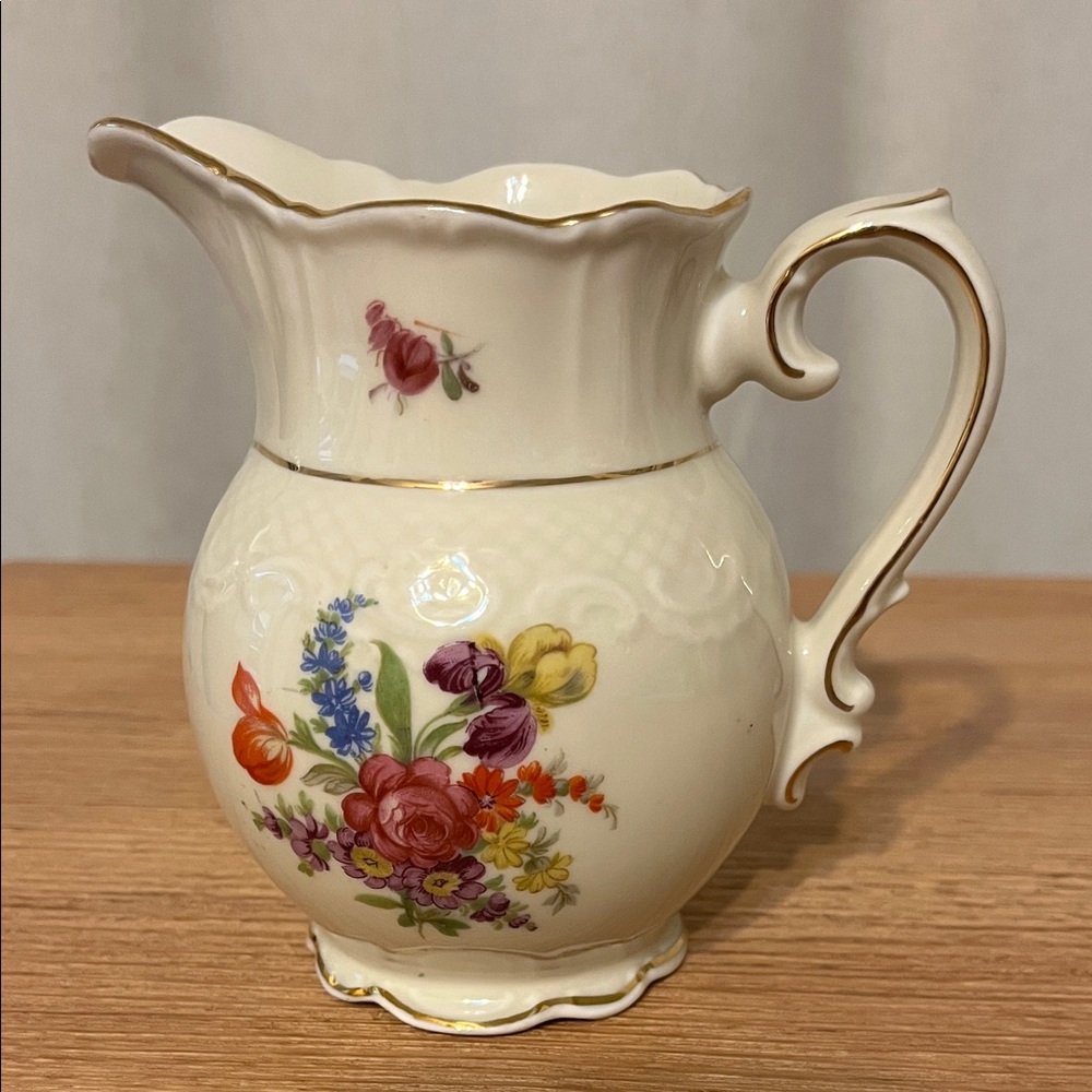Schumann Bavaria German Floral Center Gold Medallions Creamer